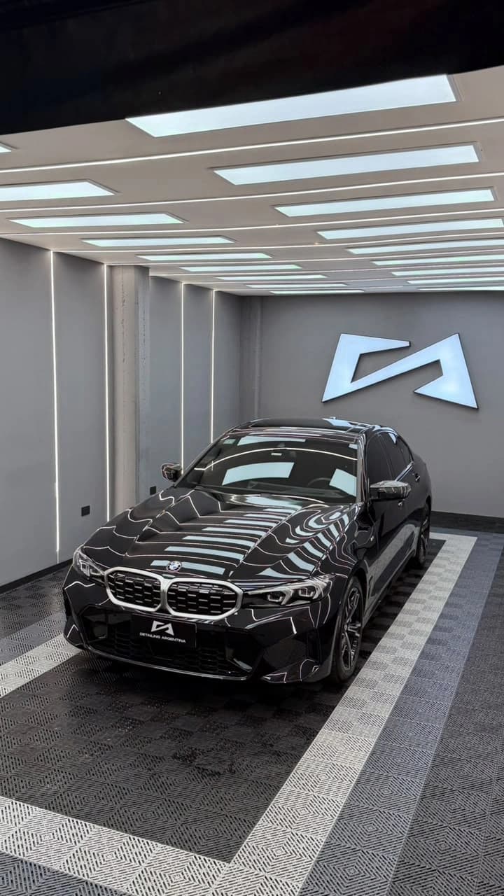 BMW Serie 3 en el box de Detailing Argentina